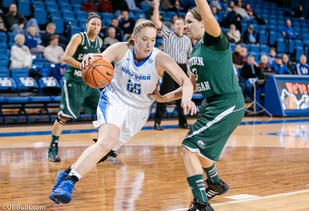 Sharkey's 36 Leads Bulls to Road Win Image