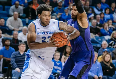 Bulls Hold Halftime Lead; Hang Tough At #6 Wisconsin Image