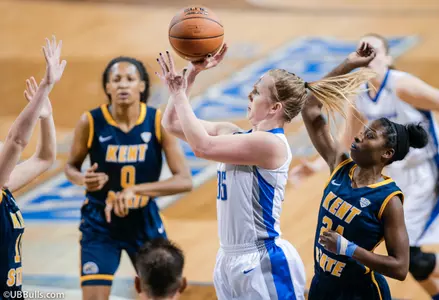 UB Women's Basketball Falls at MAC-Leading Ohio, 78-70 Image