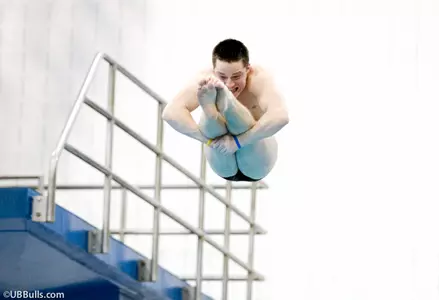 Men's Swimming and Diving Defeat West Virginia, Fall to No. 6 Michigan, No. 15 Ohio State Image