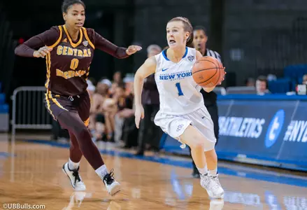 Joanna Smith Leads Women's Hoops To Road Victory Over Kent State, 77-66 Image