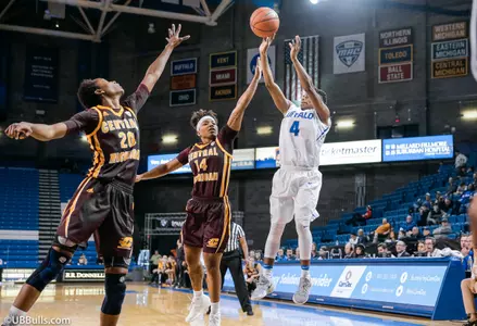 Strong Second Half Defense Propels Women's Hoops To Win Over CMU, 67-56 Image