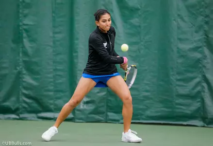 Bulls Roll Past Bearcats, 7-0 Image