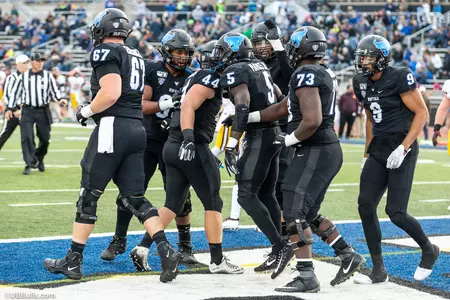 HUDDLE CELEBRATION