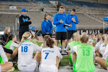 BURKE_HUDDLE_20190906wsoc_1765web