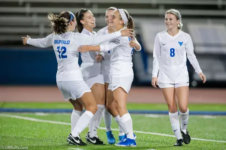 CELEB_HUDDLE_20190906wsoc_0916web
