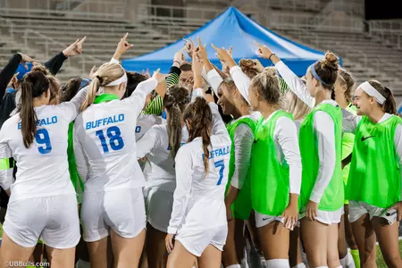 HUDDLE_20190906wsoc_1821