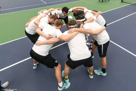 UB MTEN Huddle Shot