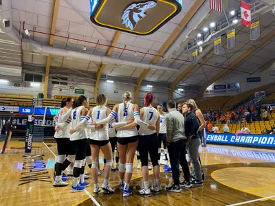 Volleyball MAC Tournament