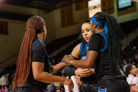 WBB Huddle at CMU