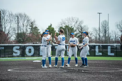 SOFTBALL HUDDLE