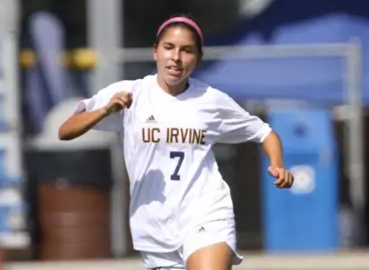 Anteaters Outlast Mustangs for 1-0 Win Image