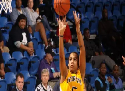Kassandra McCalister's Career-High 29 Points Not Enough As Oregon Beats UC Irvine, 89-77 Image