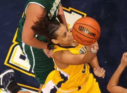 Second Half Push Helps UC Irvine Past Sacramento State, 81-75 Image