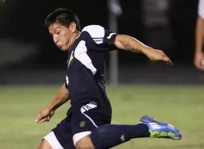 4-2 Win Gives No. 9 UCI First 6-0 Start Image