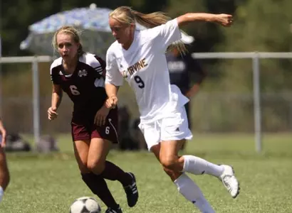 No. 14 UC Irvine Uses Late Goal to Defeat Hawai'i, 2-1 Image