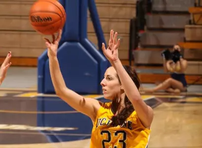 UC Irvine Edges Cal Poly, 62-60 Image