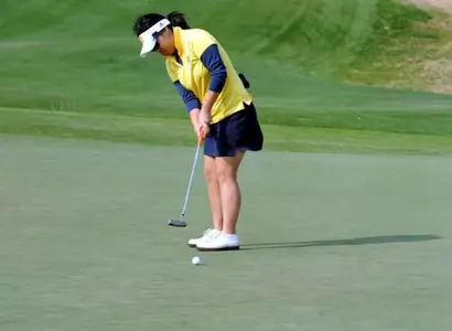 UC Irvine Sits In Fourth At Rainbow Wahine Invitational Image