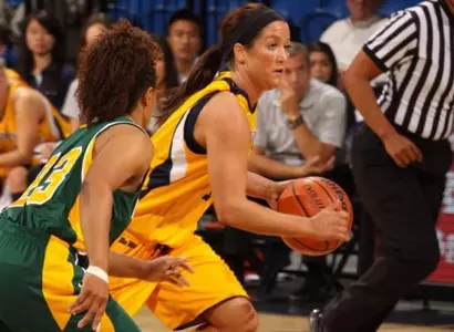 Kelly Meggs Knocks Down Three-Pointer To Beat Utah State, 71-70 Image