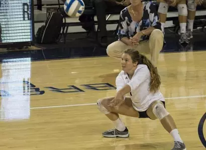 Season-High Digs For Anteaters In Five-Set Loss At UC Davis Image