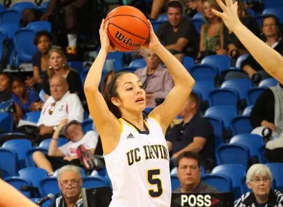 Vanessa Aguilar Named Buffalo Wild WIngs Anteater of the Week Image