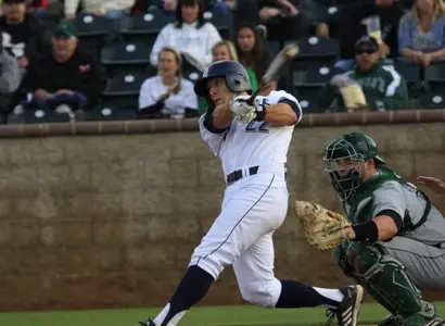 Whitehouse, Rabago Deliver as UC Irvine Wins Series Against Long Beach State Image