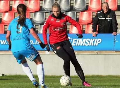 Rachel Wood Begins Soccer Career Abroad Image