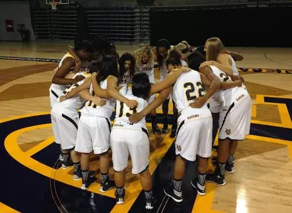 UC Irvine Kicks Off Season With Two Exhibitions Image