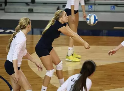 Anteaters' Strong Surge Beaten Back By 'Bows Image