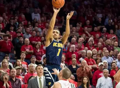 Young's Game-Winner Takes Down Green Bay Image
