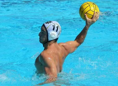 UC Irvine Overpowers UC Davis, 19-8 Image