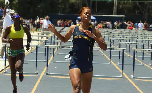 UC Irvine Begins Competition at UW Invitational Image