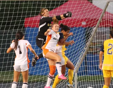 Anteaters Rise Up for 2-0 Rivalry Win Image