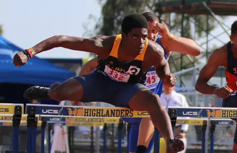 Lloyd Sicard Moves on at West Prelims Image