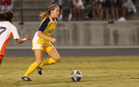 Women's Soccer Hikes North to Face Wolfpack, Rams Image