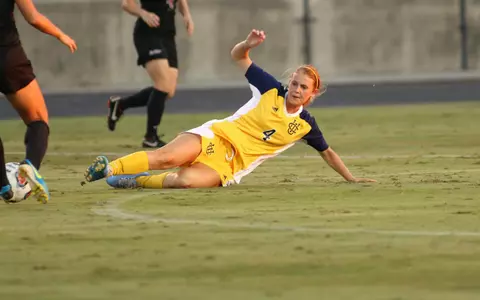 'Eaters Slighted by Huskies, 2-0 Image