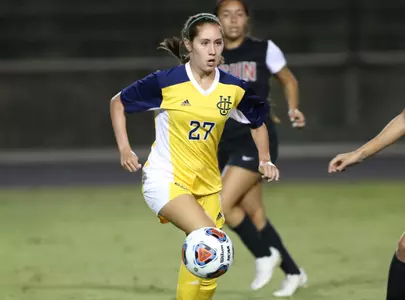 Women's Soccer Loads Up for UC Riverside Image