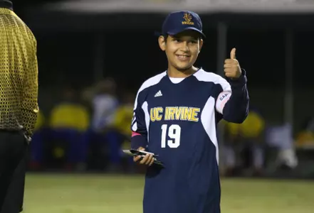 Julio Godoy Makes Instant Impact as an Anteater Image
