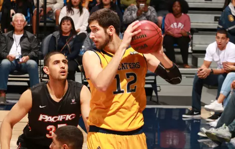 UC Irvine Holds Off Pacific, 72-65 Image