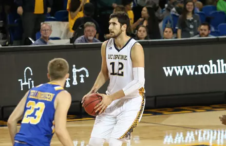 UC Irvine Tops Santa Clara, 58-55 Image