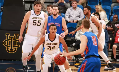 UC Irvine Runs Past Pomona-Pitzer, 80-53 Image