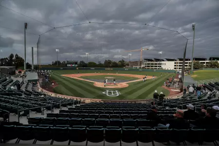 'Eaters, Vols Move Sunday's Game to Saturday Doubleheader Image