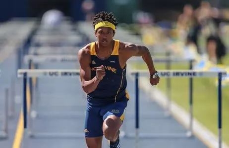 Kyle Hubbard Wins 400 Hurdles at Legends Invitational Image