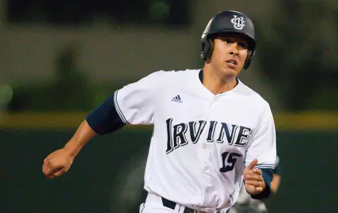 Anteaters Swipe A Saturday Win at UC Davis, 6-4 Image