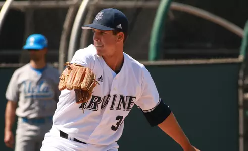 Anteaters Fall Late, 9-5, to Relinquish the Series to No. 20 UCSB Image