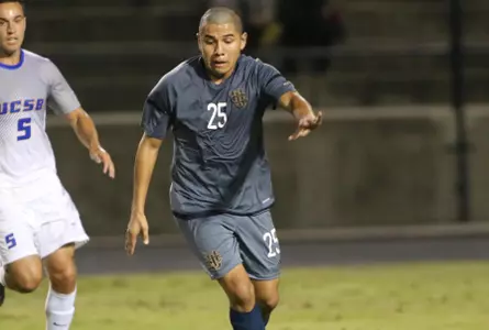 Anteaters' Streak Halted in 4-0 Loss at No. 9 Notre Dame Image