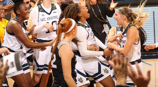 team-celebration-wbb-2017
