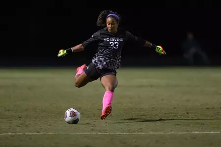maddie-newsom-uci-wsoc-2018-csun-lbsu
