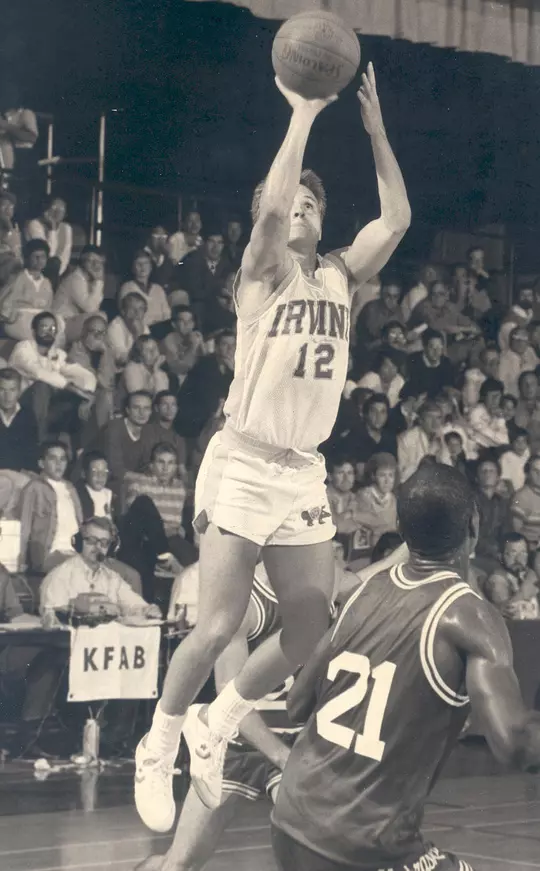 scott-brooks-12-days-uci-mbb-2019-2020-1