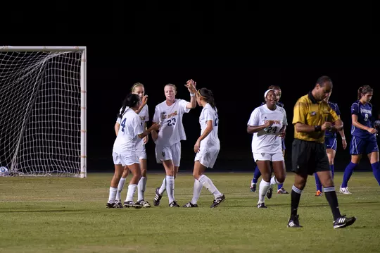 coco-goodson-uci-wsoc-team-portland-goal